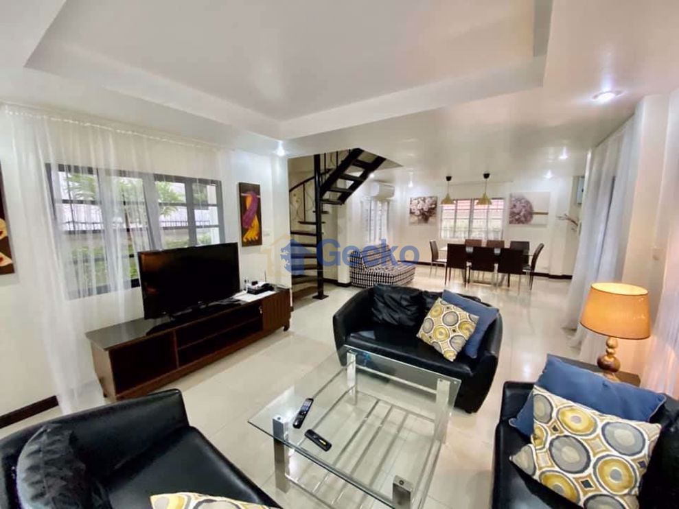 3 Bedrooms House  Pratumnak H008884 (Photo 1)