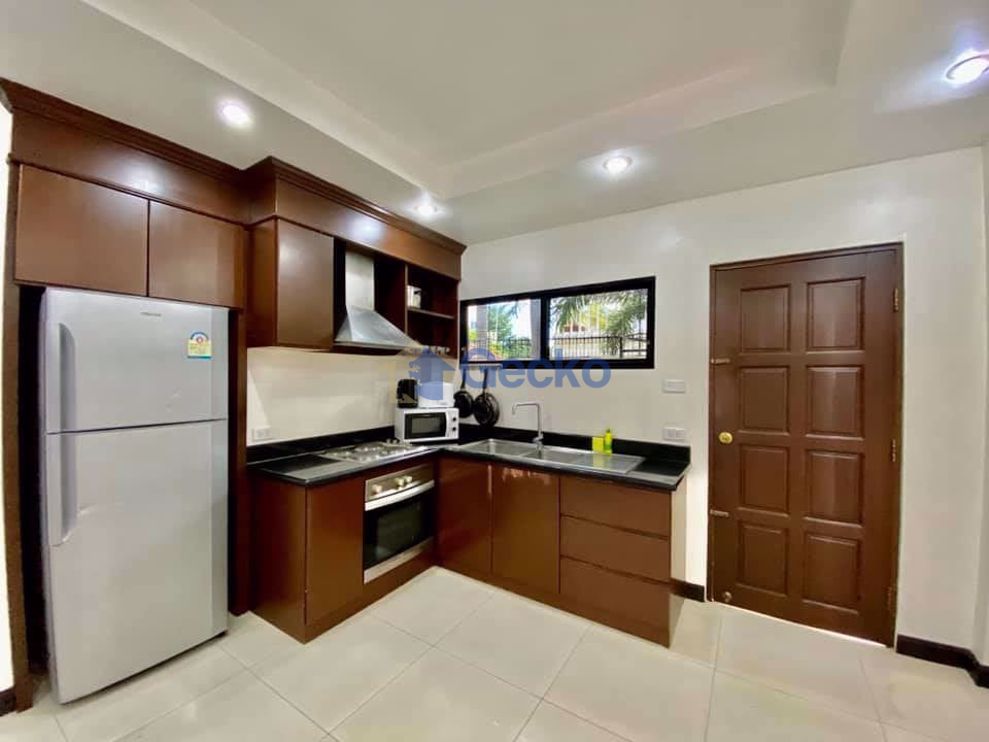 3 Bedrooms House  Pratumnak H008884 (Photo 2)