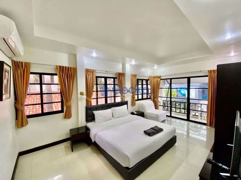 3 Bedrooms House  Pratumnak H008884 (Photo 4)