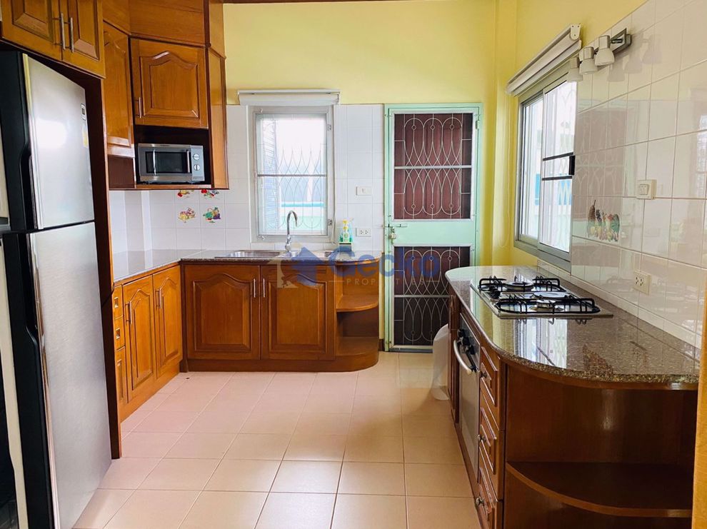 2 Bedrooms House in Baan Chalita  Na Kluea H008894 (Photo 2)