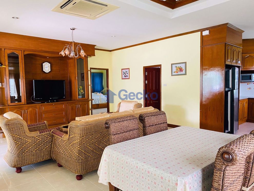 2 Bedrooms House in Baan Chalita  Na Kluea H008894 (Photo 4)