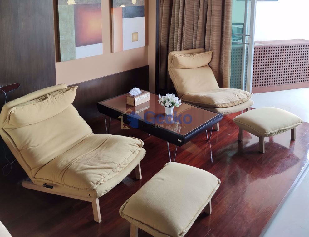 Studio Condo in View Talay 3 Pratumnak C008476 (Photo 3)