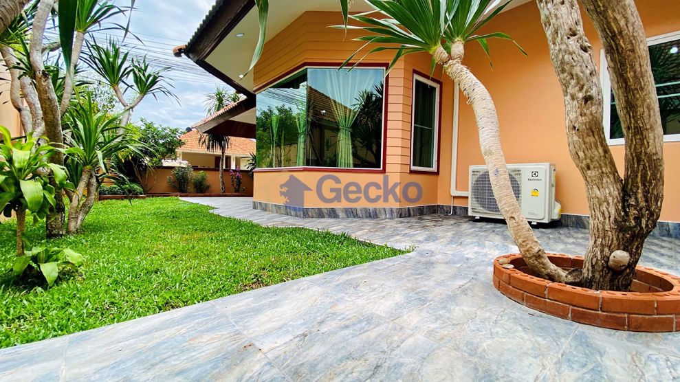 3 Bedrooms House in Pattaya Hill Village 2  East Pattaya H008515 (Photo 1)