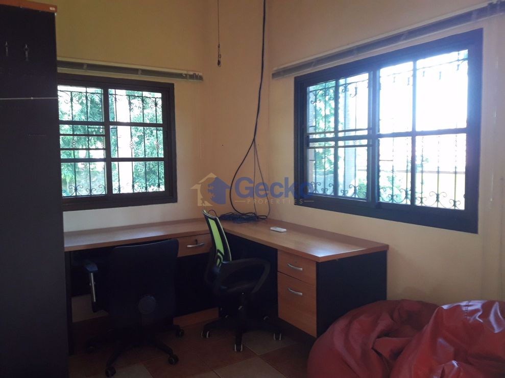 4 ห้องนอน บ้าน  พัทยาตะวันออก H002467 (Photo 2)