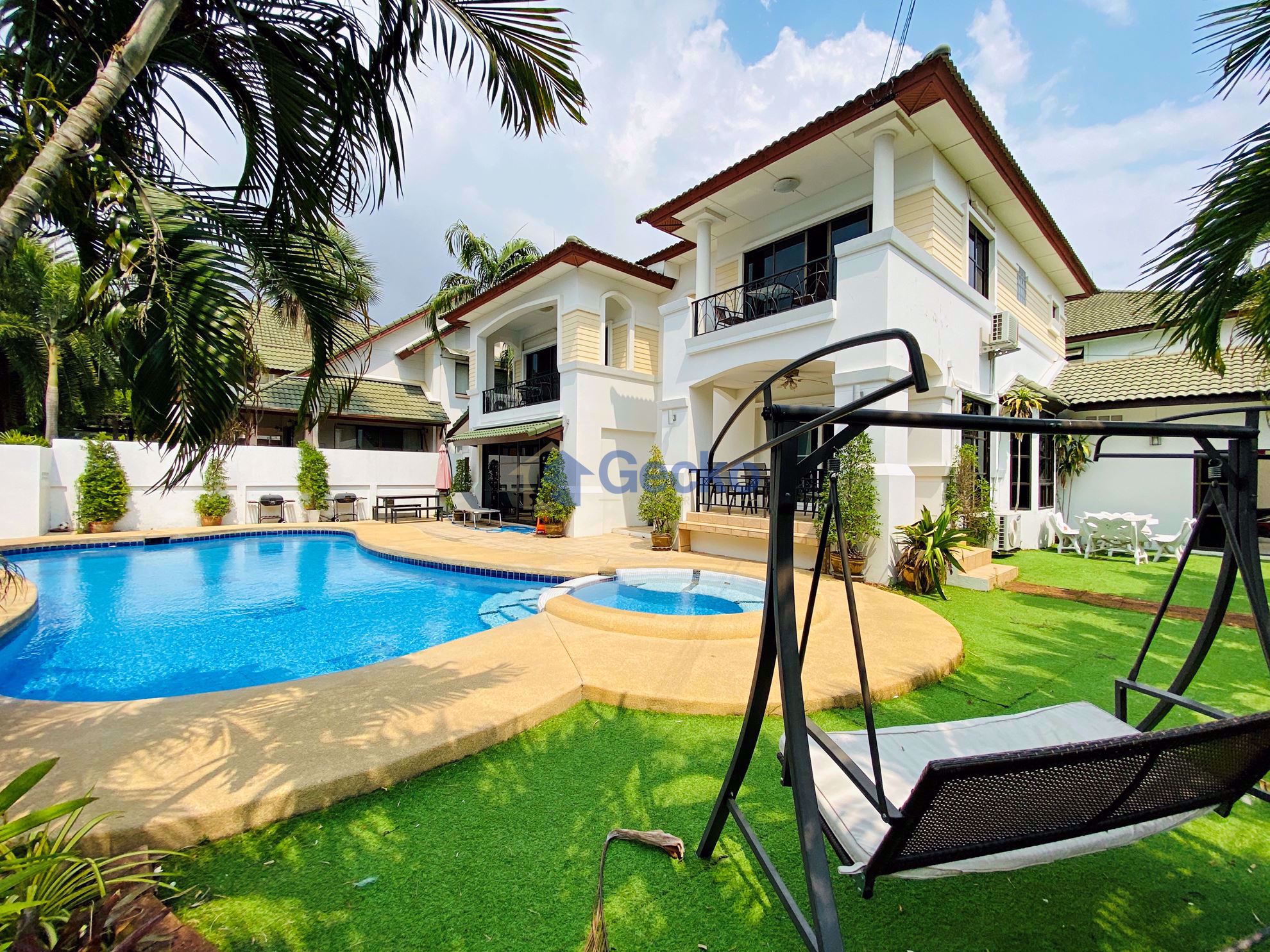 6 Bedrooms House in Central Park 4/2  East Pattaya H008171