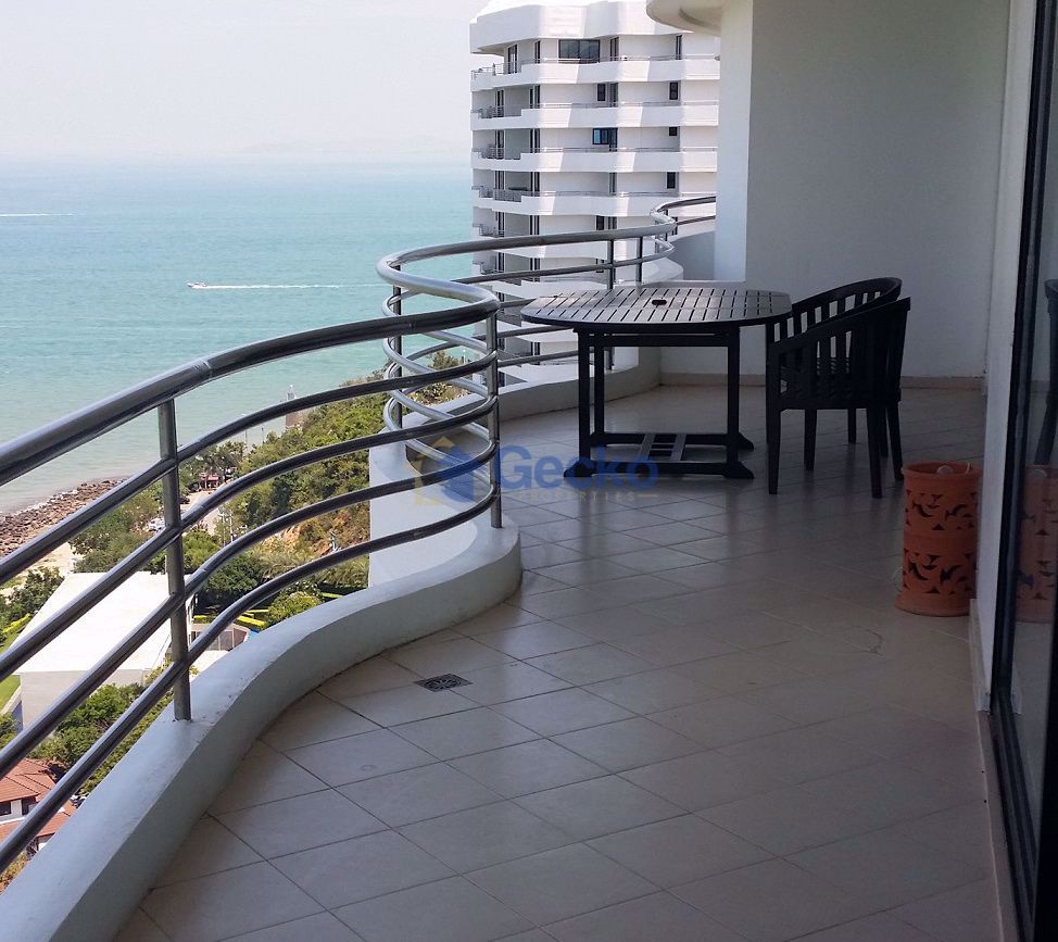 3 ห้องนอน คอนโดมิเนี่ยม เข้า Royal Cliff พระตำหนัก C002496