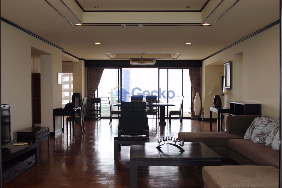 3 ห้องนอน คอนโดมิเนี่ยม เข้า Royal Cliff พระตำหนัก C002496 (Photo 3)
