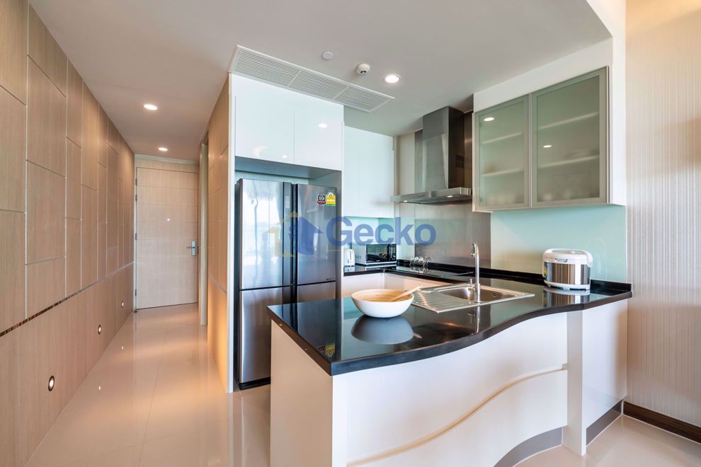 1 Bedroom Condo in Movenpick White Sand Beach Pattaya Na Jomtien C008005 (Photo 1)