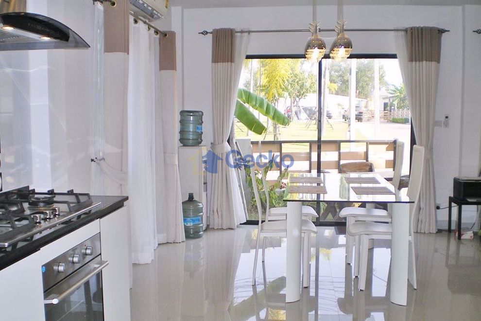 3 ห้องนอน บ้าน เข้า Patta Village  พัทยาตะวันออก H002643 (Photo 4)