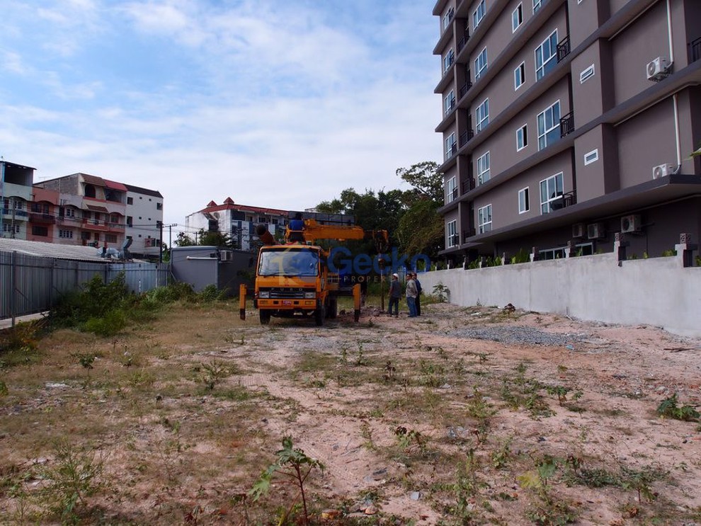 Land available in Na Kluea L003718 (Photo 1)