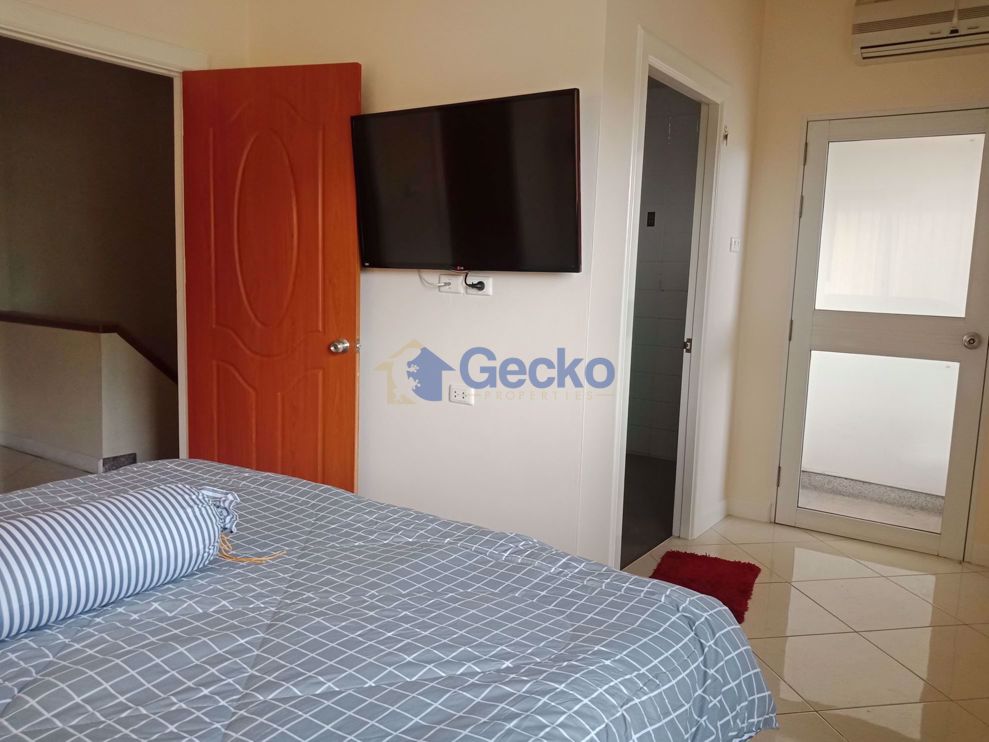 3 Bedrooms House in Green Field Villa 3  East Pattaya H006640 (Photo 3)