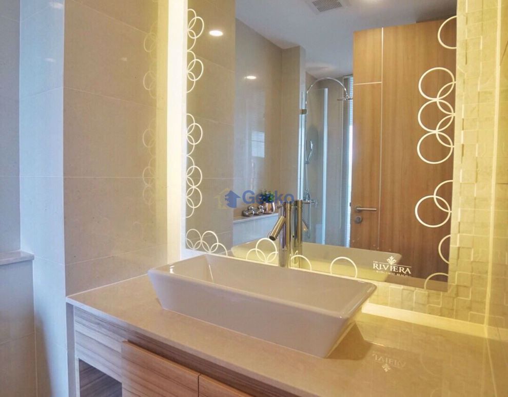 Studio Condo in The Riviera Wong Amat Beach Wongamat C006641 (Photo 3)