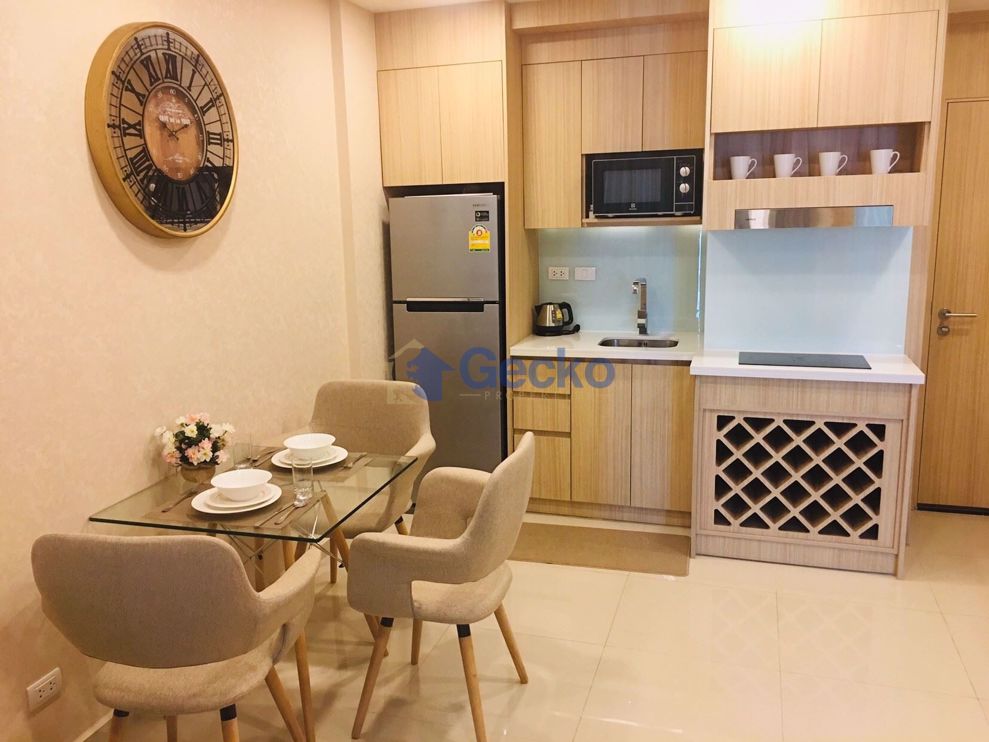 1 Bedroom Condo in City Garden Tower South Pattaya C007784 (Photo 2)