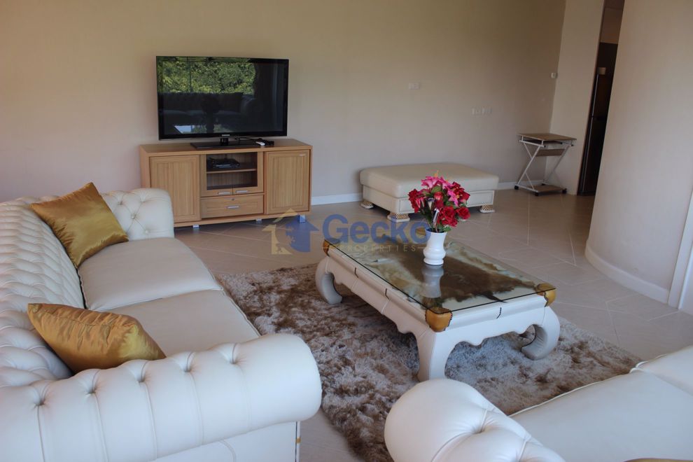 1 Bedroom Condo in Executive Residence 4 Pratumnak C005606 (Photo 3)