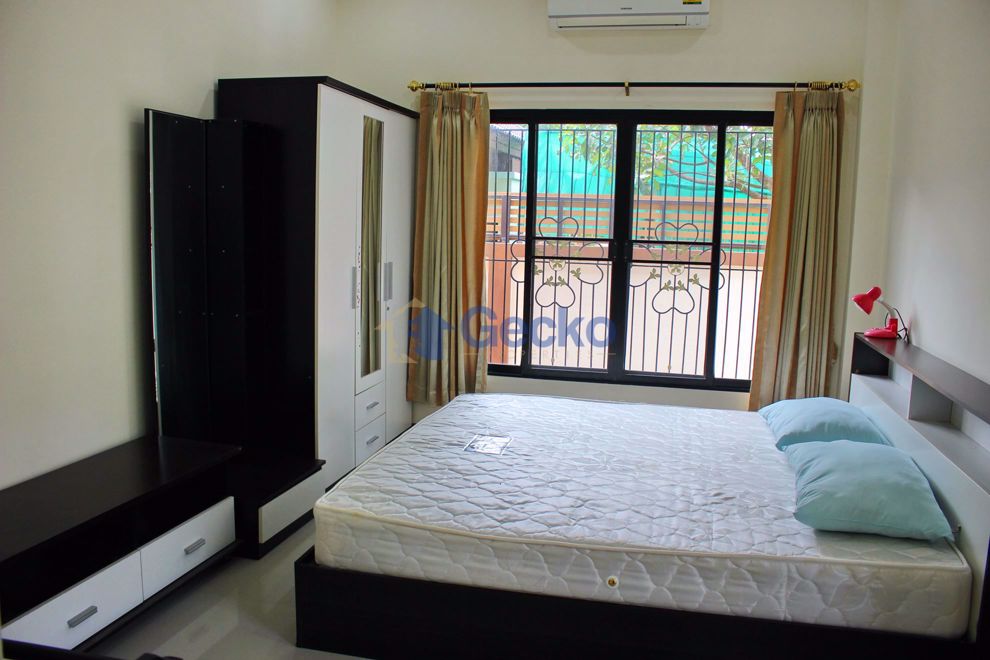 2 Bedrooms House in Baan Sirin  East Pattaya H006348 (Photo 4)