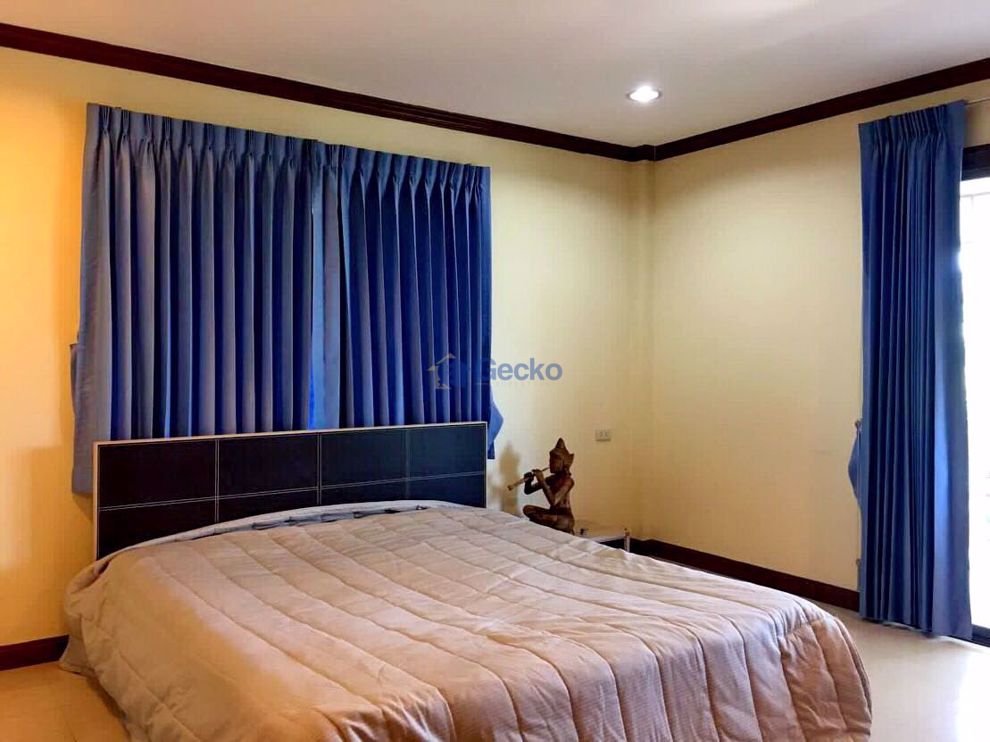 4 Bedrooms House in Pattaya Thani  East Pattaya H005733 (Photo 2)