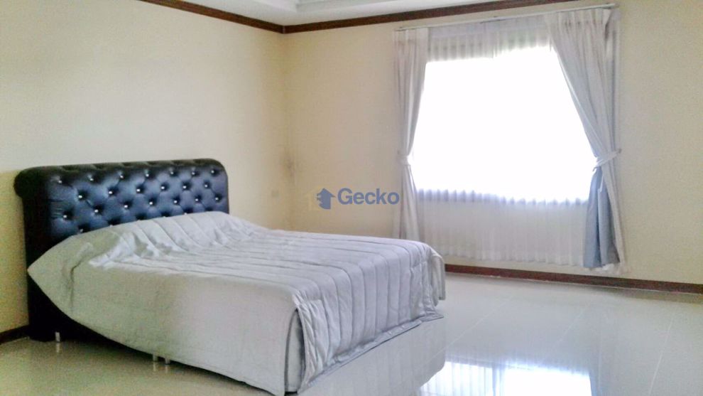 4 Bedrooms House in Pattaya Thani  East Pattaya H005733 (Photo 3)