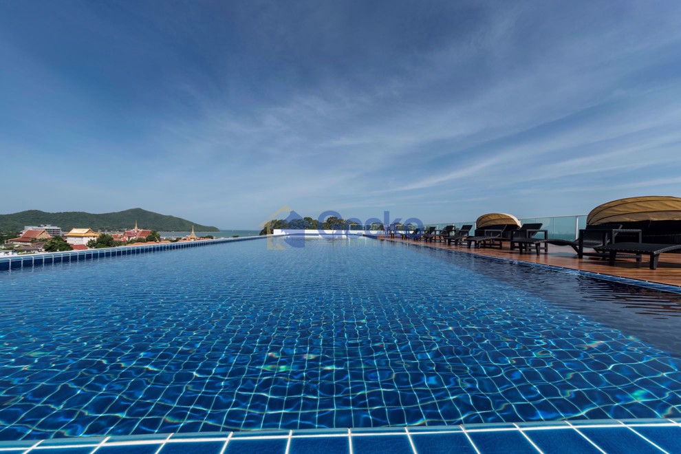 Sea Saran Condo (Photo 1)