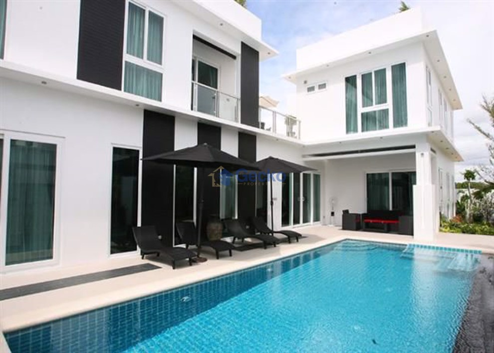Palm Oasis (Photo 2)