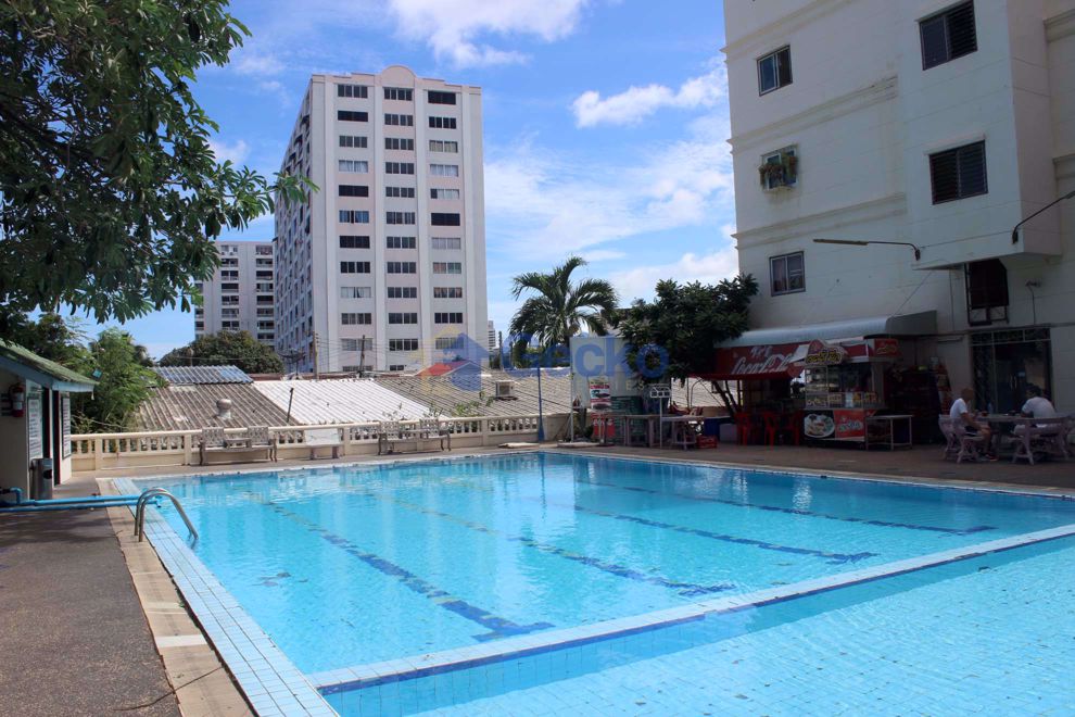 Nirun Condo (Cover Photo)