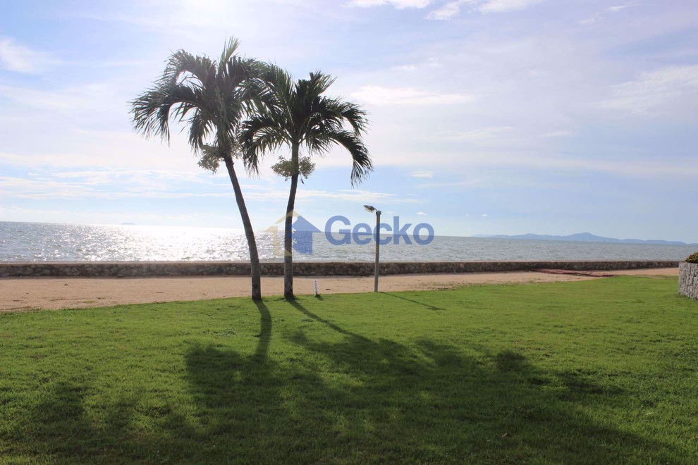 Chom Talay Resort (Photo 2)