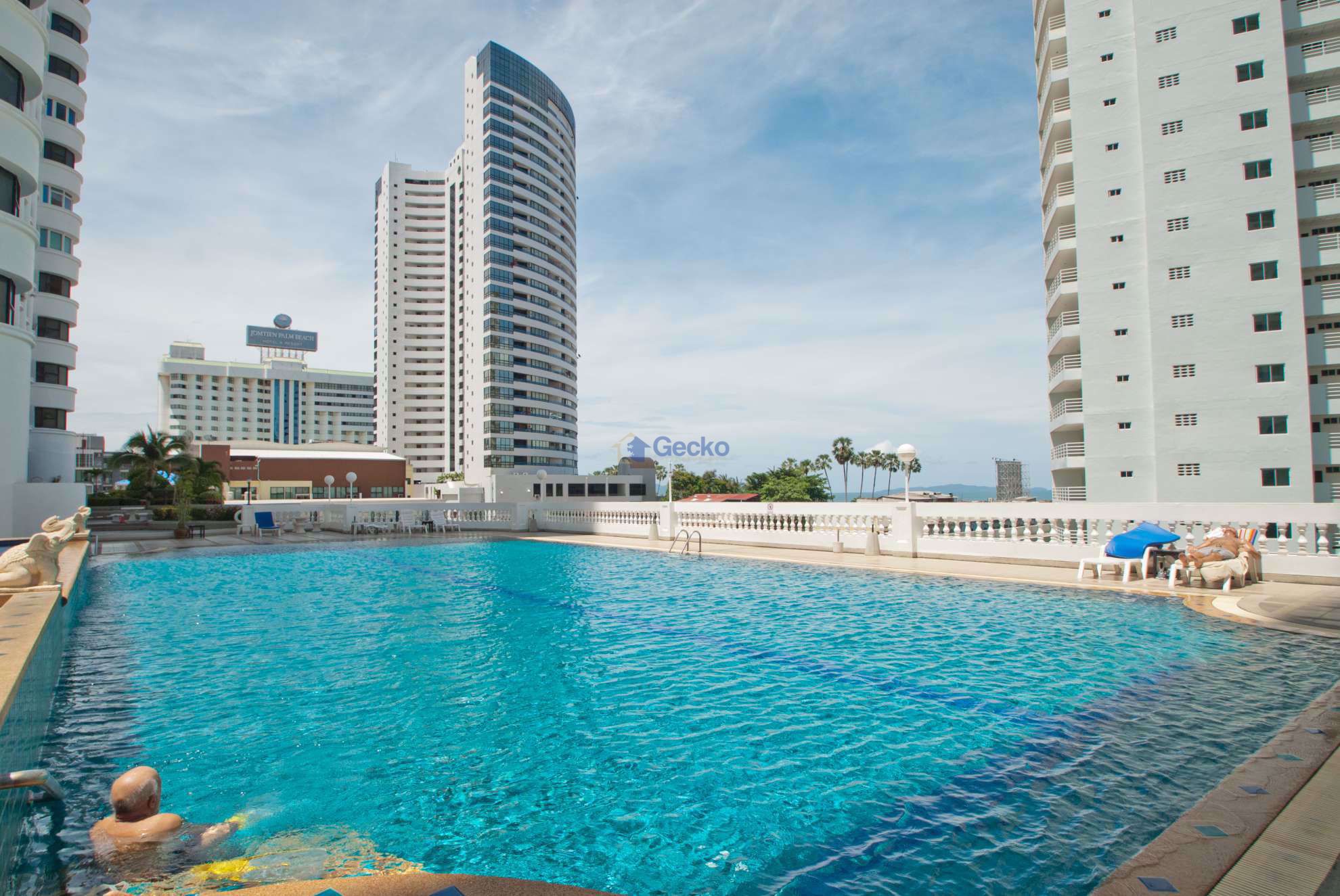 Jomtien Complex