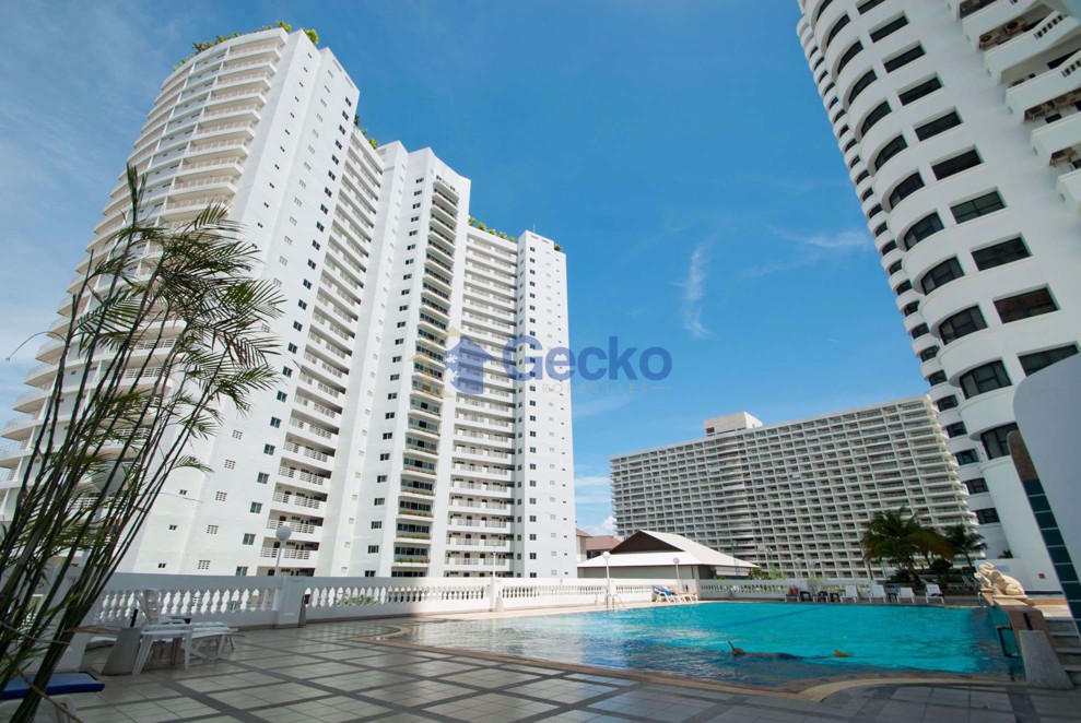 Jomtien Complex (Photo 2)