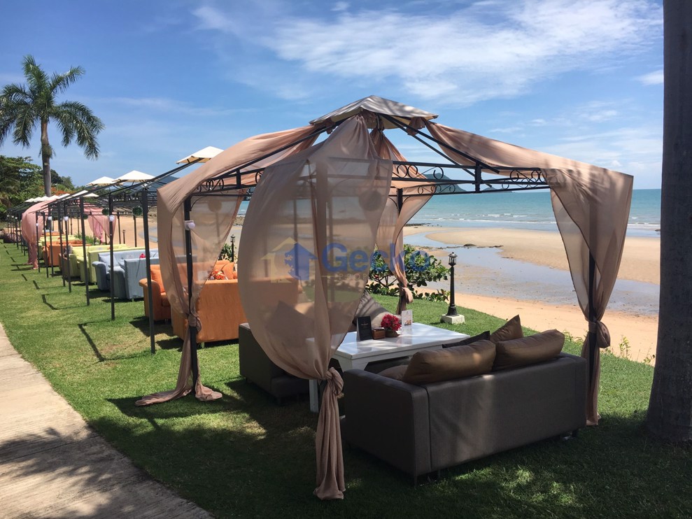Sunset Beach Estate (Photo 3)