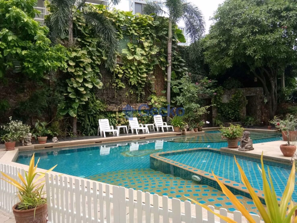 Jada Beach Residence (Photo 1)