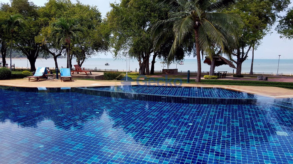 Bang Saray Condominium (Cover Photo)