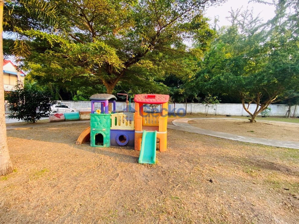 Baan Ngam Charoen 10 (Photo 1)
