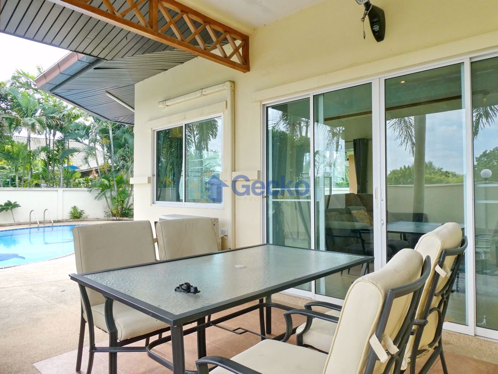 3 Bedrooms bed in House in Green Field Villa 2 in East Pattaya H008950 (Photo 1)