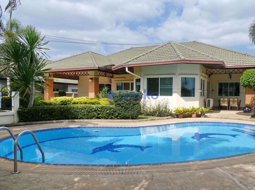 3 Bedrooms bed in House in Green Field Villa 2 in East Pattaya H008950 (Cover Photo)