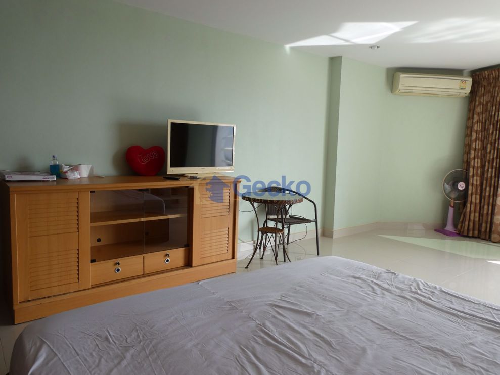 Studio Condo in View Talay 2 Jomtien C008955 (Photo 3)