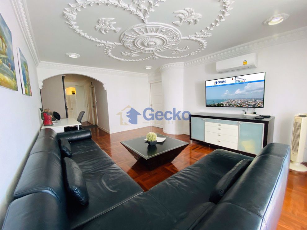 1  Bedroom bed in Condo in Sky Beach in Wongamat C008957 (Photo 4)