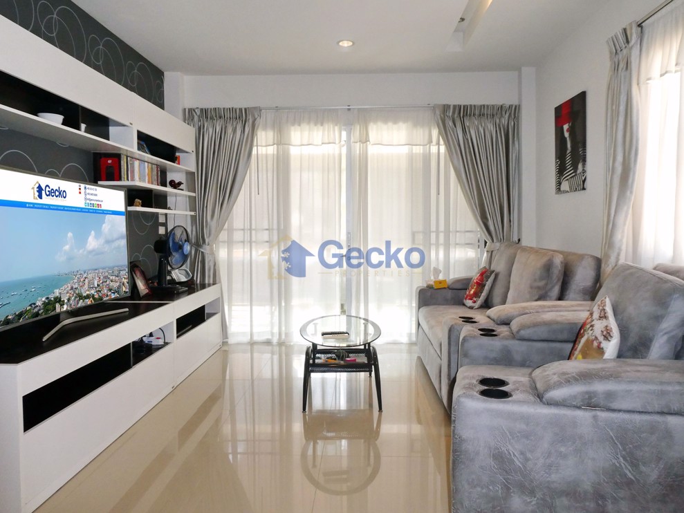 3 Bedrooms House in Patta Village  East Pattaya H008960 (Photo 3)