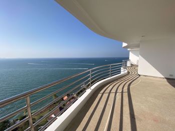 4  Bedrooms bed in Condo in Royal Cliff in Pratumnak C008967