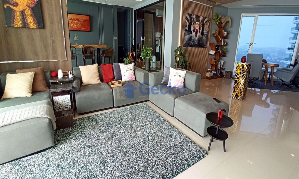 3 Bedrooms Condo in Reflection Jomtien C008981 (Photo 2)