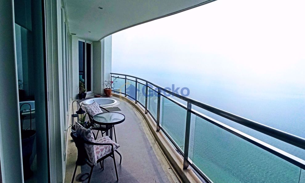 3 Bedrooms Condo in Reflection Jomtien C008981 (Photo 1)
