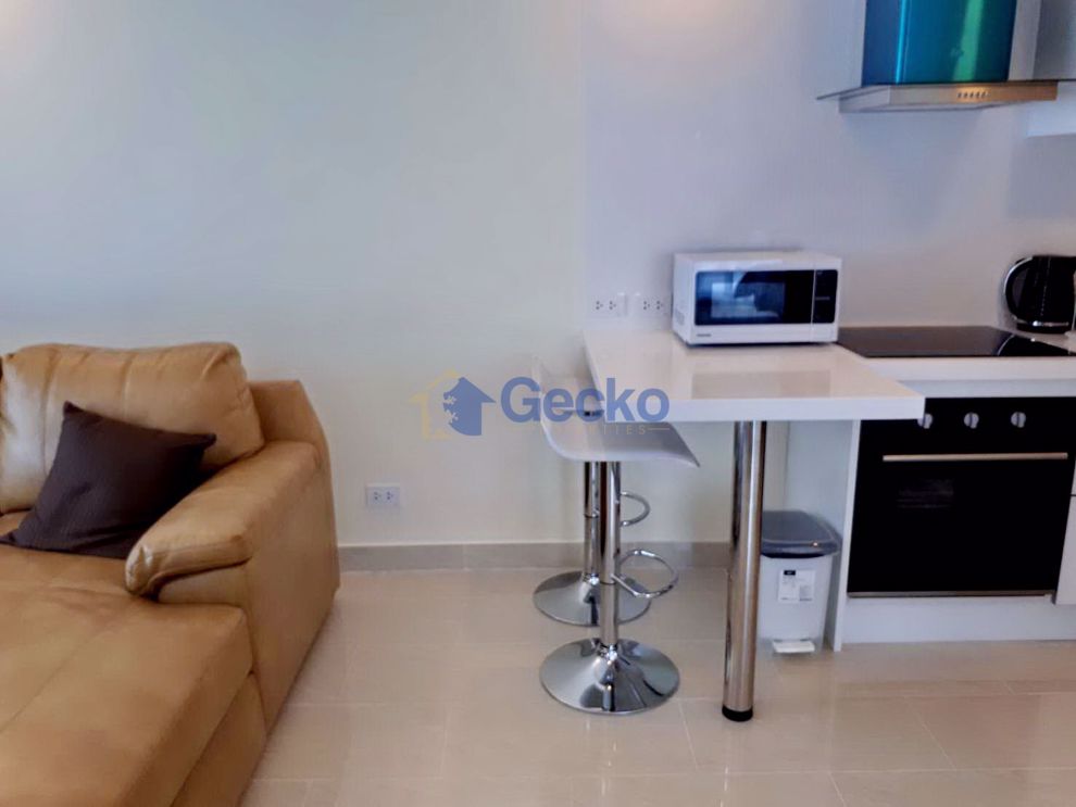 2 Bedrooms bed in Condo in Grand Avenue Pattaya in Central Pattaya C008984 (Photo 2)