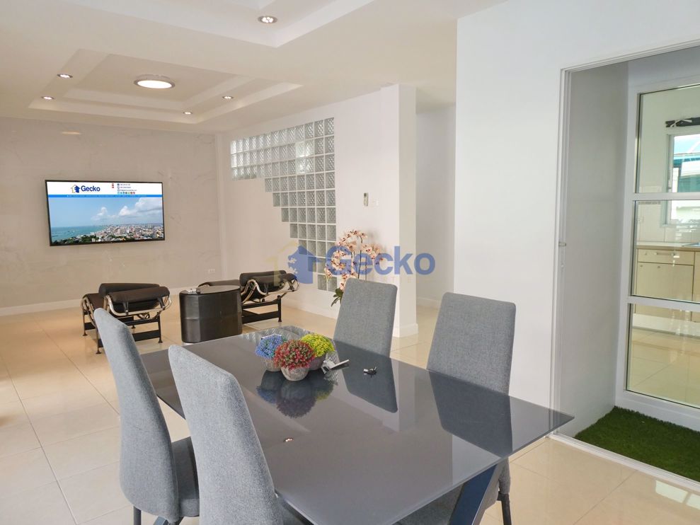 2 Bedrooms bed in House in The Meadows in East Pattaya H009002 (Photo 4)
