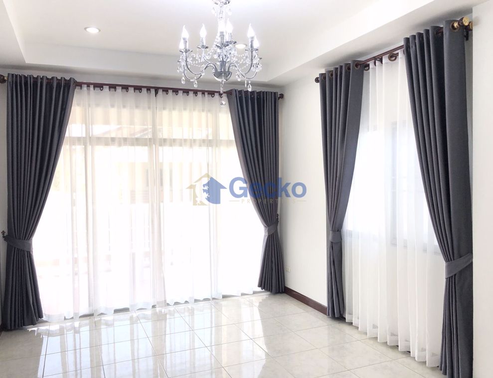 2 Bedrooms House in Baan Pannathon 3   East Pattaya H009007 (Photo 2)