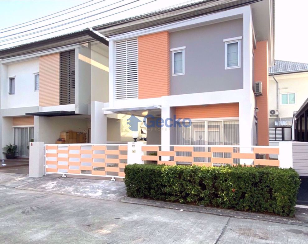 3 Bedrooms bed in House in Patta Village in East Pattaya H009005 (Cover Photo)