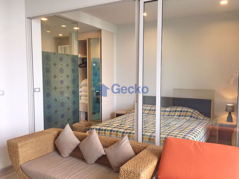 1 Bedroom Condo in Baan Plai Haad Pattaya Wongamat C009027 (Photo 2)