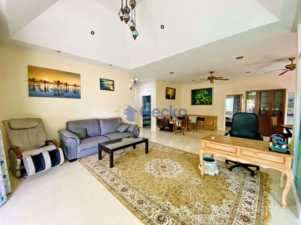 3 Bedrooms bed in House in SP Village 3 in East Pattaya H009043 (Photo 3)