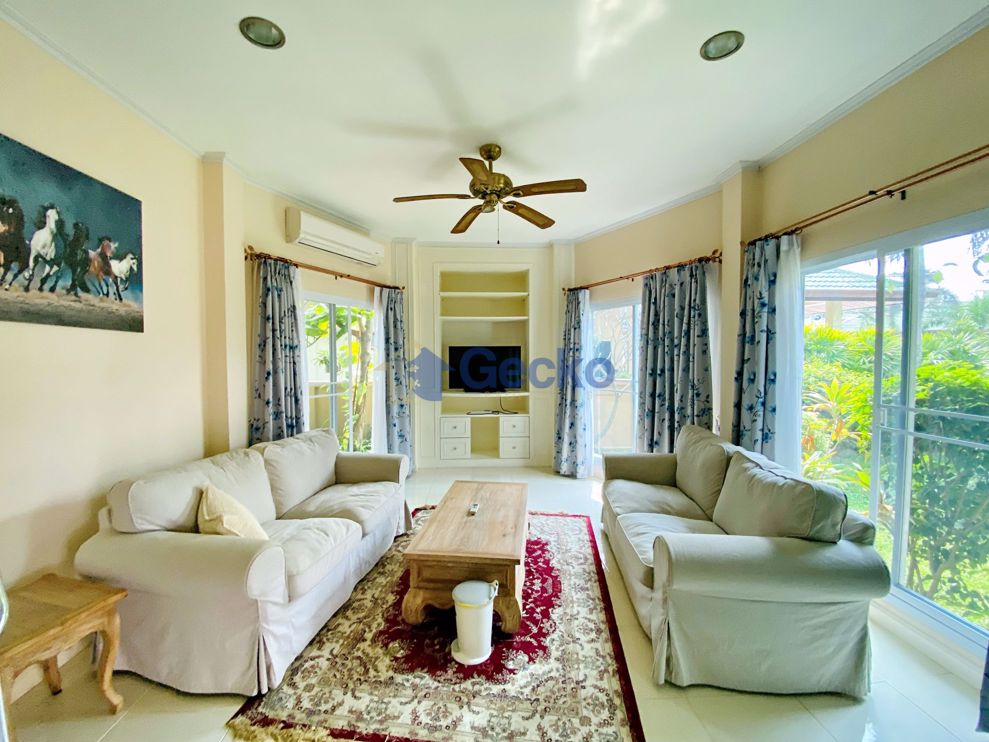 3 Bedrooms bed in House in SP Village 3 in East Pattaya H009043 (Photo 4)