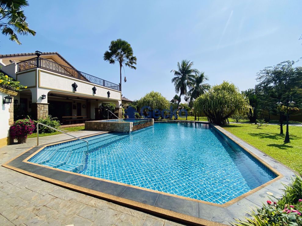 4  Bedrooms bed in House in East Pattaya H009052 (Cover Photo)