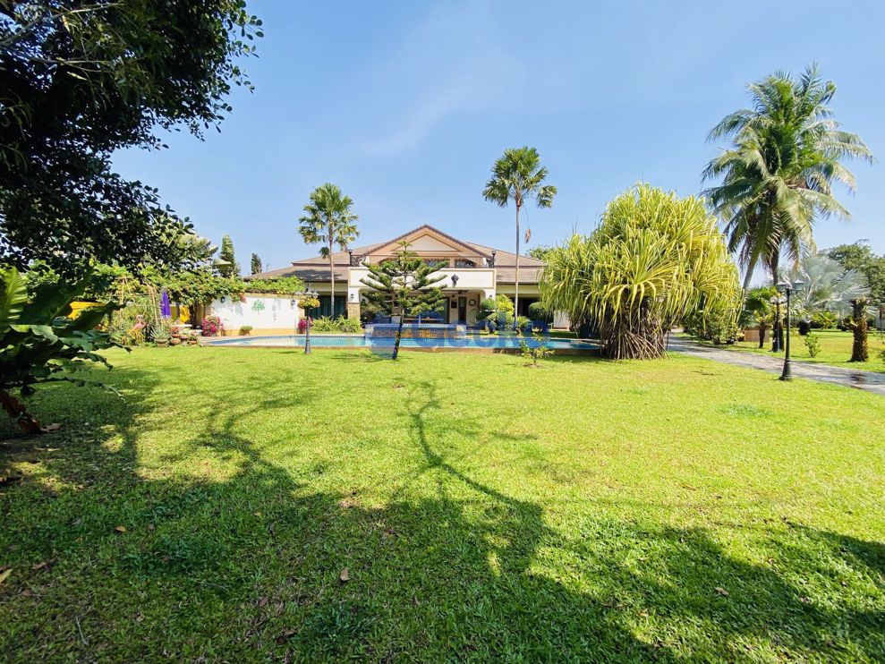 4  Bedrooms bed in House in East Pattaya H009052 (Photo 4)
