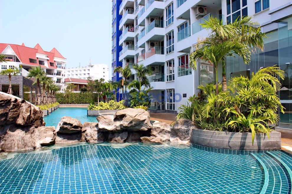 1 Bedroom Condo in The Cliff Pratumnak C009054 (Photo 1)