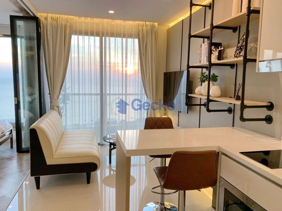 1 Bedroom Condo in The Riviera Jomtien Jomtien C009057 (Photo 3)